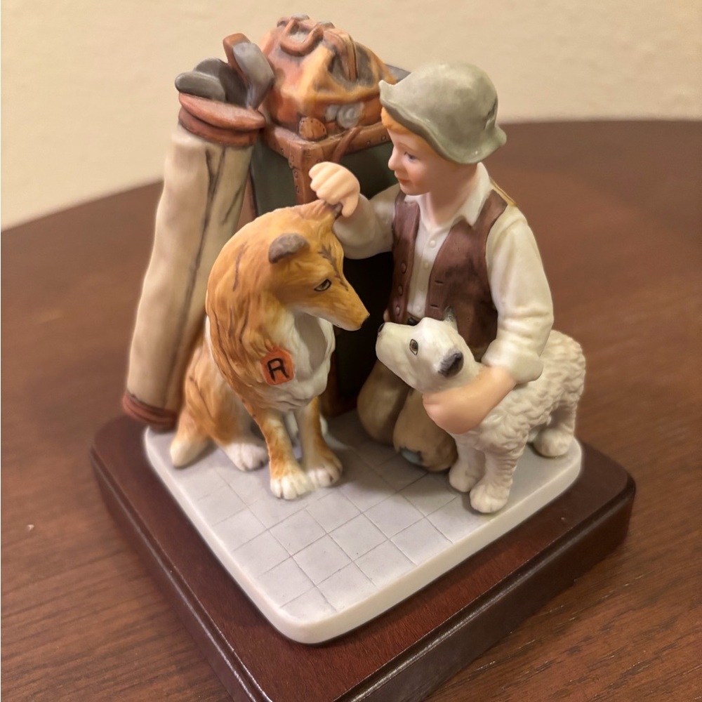 Goebel Figurine - Making Friends